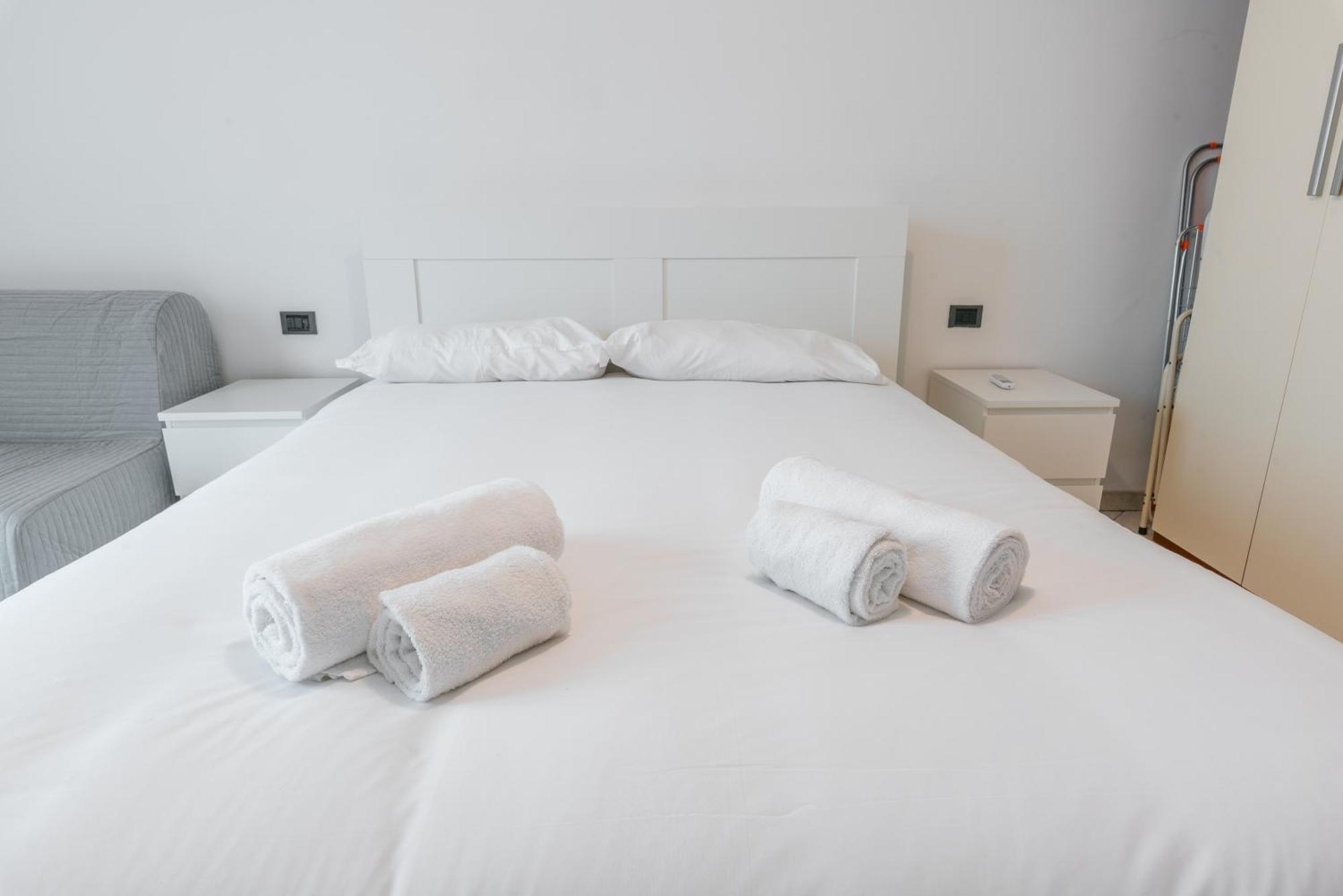 Ihost Apartment - De Andreis 11 มิลาน ภายนอก รูปภาพ